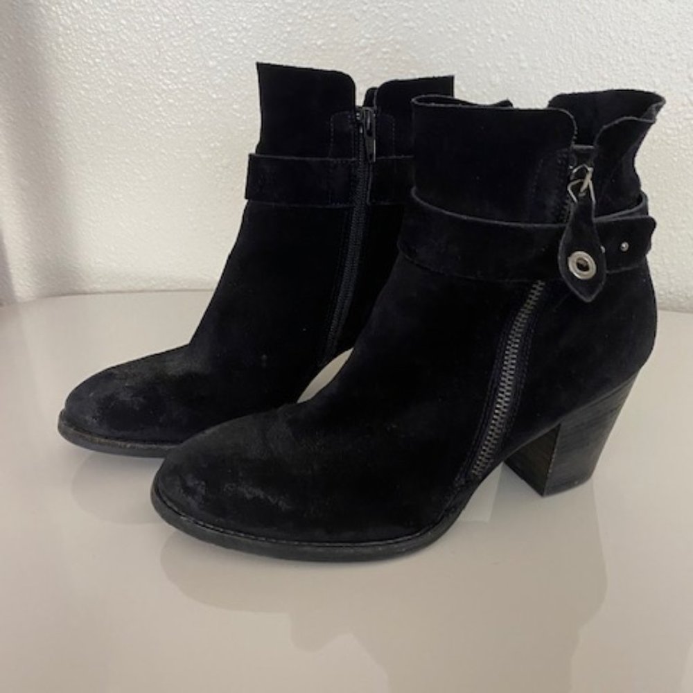 Paul Green suede booties